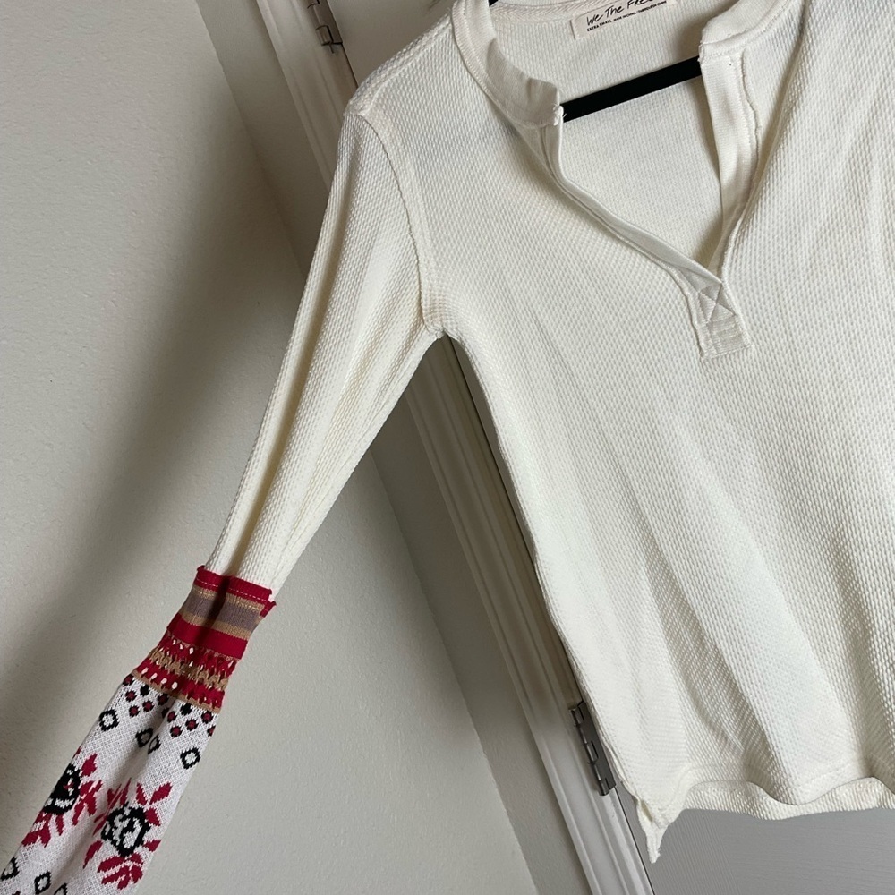 We The Free Cream Top with Red Patterned Sleeves Size XSMALL - Picture 5 of 9